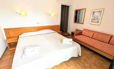 Don Carlos Friendly Hotel - Housity