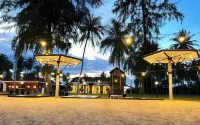 World Cat Hotel Beach & Resort Hotels in Bang Saphan Noi