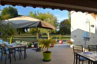 Logis- Hôtel Spa Restaurant l'Epicurial Hotels in Sainte-Colombe