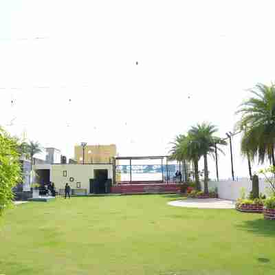 Regenta Central Hotel & Convention Centre Nagpur Hotel Exterior