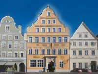 Hotel Goldene Sonne Hotels near Evangelische Kirche Gnadenkirche