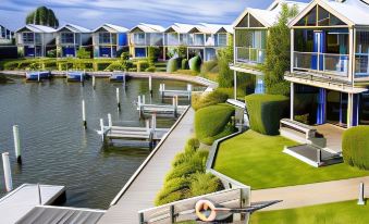 Captains Cove Resort - Waterfront Apartments