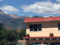 Garden of the Gods Motel