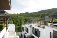By the Lake Villas Отели в г. Най-Харн-Бич