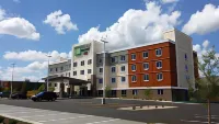 Holiday Inn Express & Suites Lexington - Hamburg Area