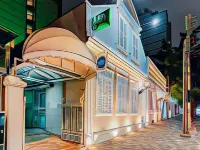Ibis Styles Curitiba Centro Civico Hoteles cerca de Bosque Alemán