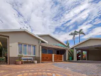 Carrington Guest House Hotels in Bluff