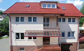 1. Villa Vi..