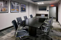 Hampton Inn Newark Airport Hotels in Newark