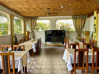Lapu-Lapu Cottages & Restaurant