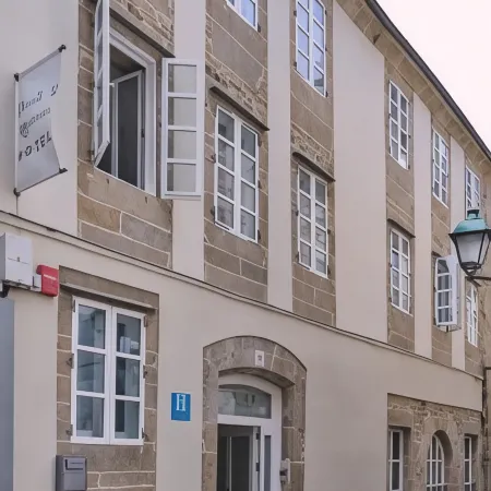 Hotel Praza Quintana Отели рядом с достопримечательностью «Praza da Quintana»