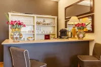 BB 22 Charming Rooms & Apartments - بار