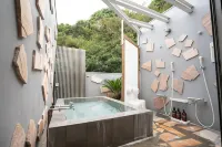 Beach Side Inn Shirahama