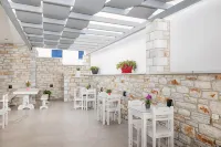 Katerina Roza Studios - Heartfelt Hospitality in the City