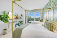 Tropical Apartment - Balcony - Resort, Pool - Gym - 3-Star