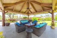 Luxurious Kolea Penthouse with direct access to Anaehoʻomalu Beach.