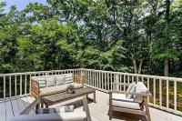 Walk to Breakwater Beach in Heart of Wine Country - Country Houses