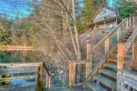 3BR Cottage with Gorgeous Sunsets, Private Beach and EV Charger