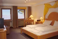 Burghotel Volmarstein Hotels near KODI
