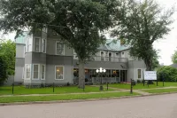 Woodbine Inn and Restaurant Hotels in Madisonville