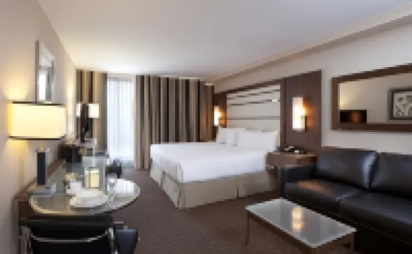 Hôtel Le Cantlie Suites Hotels near McGill University