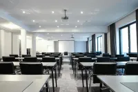 FOUR Ratingen Dusseldorf Airport Hotel di Ratingen