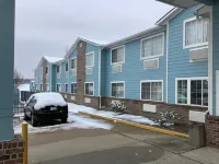 Super 8 by Wyndham Riverside/Kansas City Hotels in Platte County