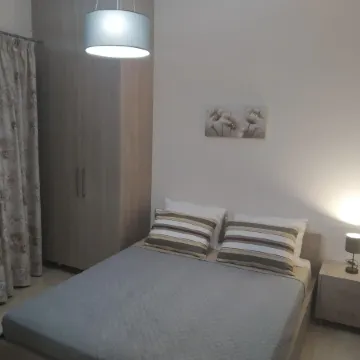 Fotaki's Home - Comfortable Newbuilt 2 Bedroom Home, 20 Meters from the Sea