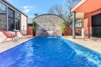 Berry Village Boutique Motel - Swimmingpools