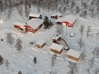Arctic Gourmet Cabin