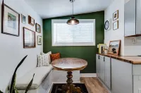 Charming 2 bedroom house, 1 mile from U of O and 7 minute walk to DT Eugene.