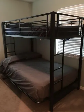 Heart of SLC, less than half mile to all freeway entrance, center of everything Отели рядом с достопримечательностью «Китайски ресторант "Китайски квартал"»