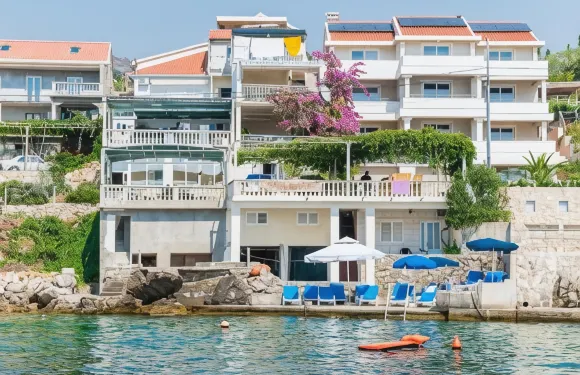 莫盧納特1號別墅公寓