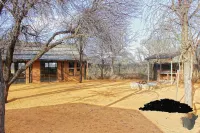 Blanco Hunting Safaris Game Ranch Hotel di 