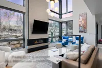 Stunning Mountain Retreat with Private Hot Tub & Theater