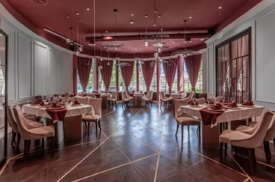 Ivy Garden Hotel Baku Отели рядом с достопримечательностью «Музей им. Низами Гянджеви»