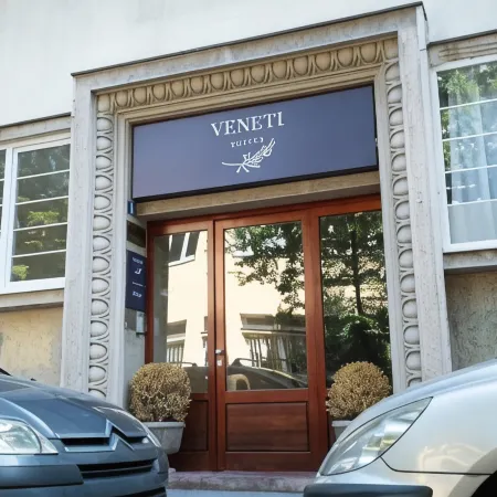 Veneti Suites Отели рядом с достопримечательностью «Стари град»