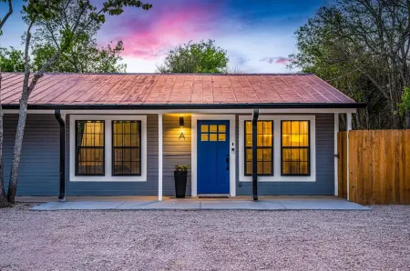 Charming Getaway with Fire Pit and Beautiful Kitchen - Cozy Retreat