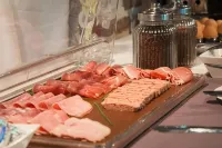 B&B De Dubbelmolen - breakfast