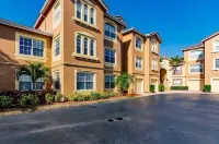 "Gorgeous ground floor unit. Ask about our extended stay specials