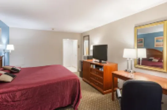 Rodeway Inn Milford - I-84 Hotels in Milford