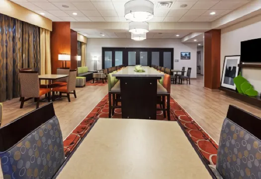 Hampton Inn Marion