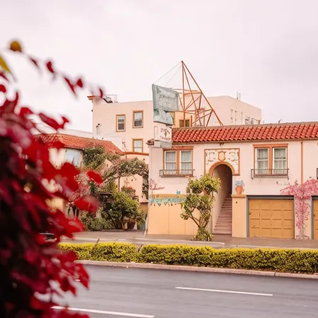 Marina Motel Отели рядом с достопримечательностью «Ресторан The Cliff House»