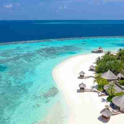 Banyan Tree Vabbinfaru Hotel Exterior