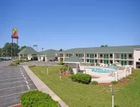Super 8 by Wyndham Dunn
