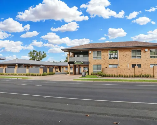 Cousins Motor Inn Hotels in Inverell