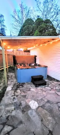 Lynnhurst Resort-Private cabin on Kentucky Lake with Hot Tub