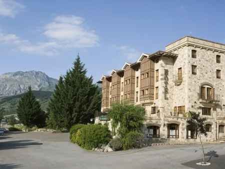 Hotel Infantado Отели в г. Lon