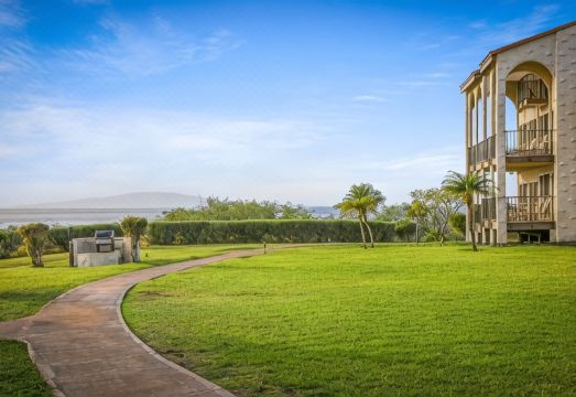 아스톤 마우이 힐 내부