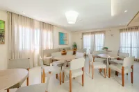 Condo. w/ Pool and Gym 70 m from the Beach - SMA